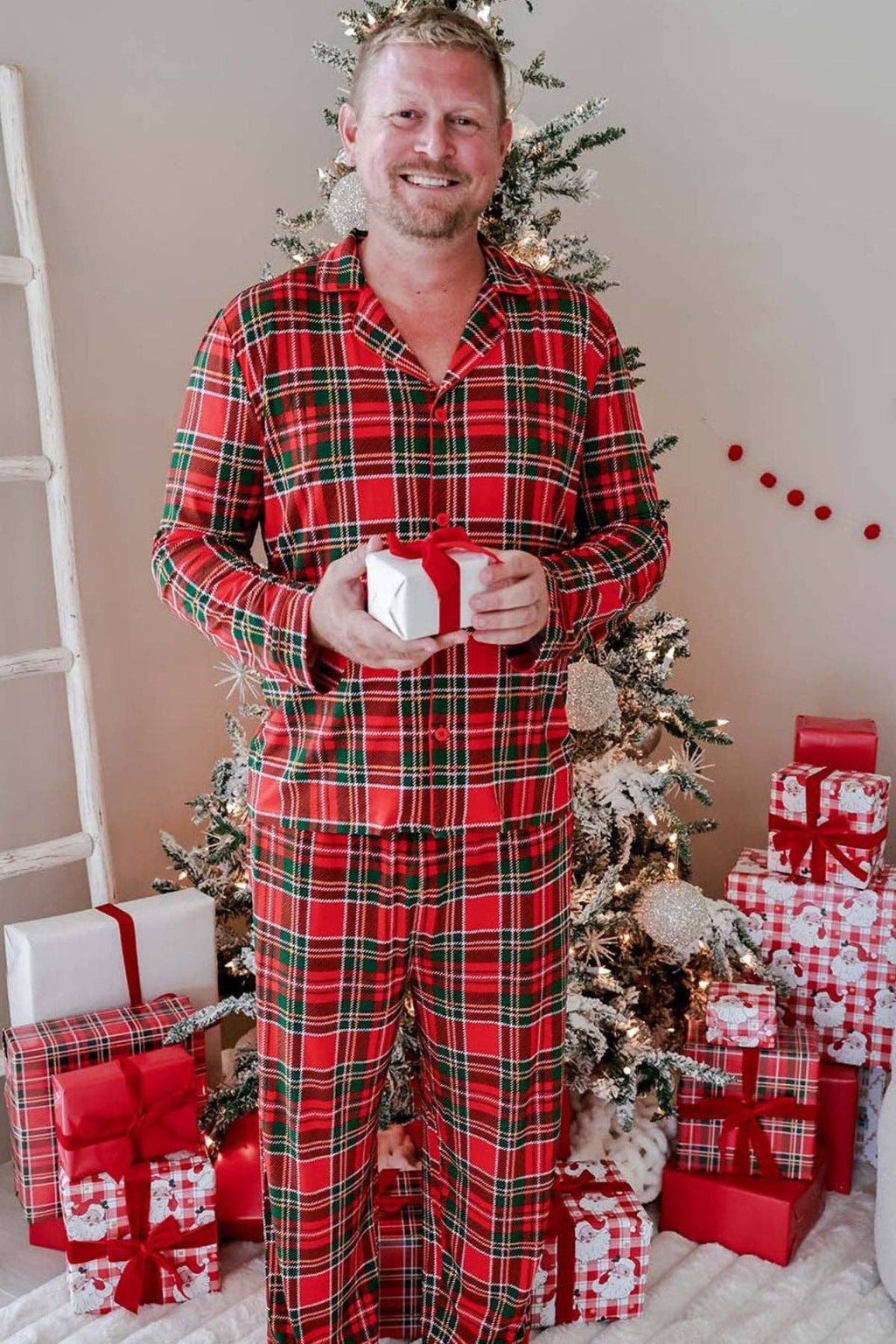 Adult Christmas Two-Piece Pajama Set | Plaid Tidings