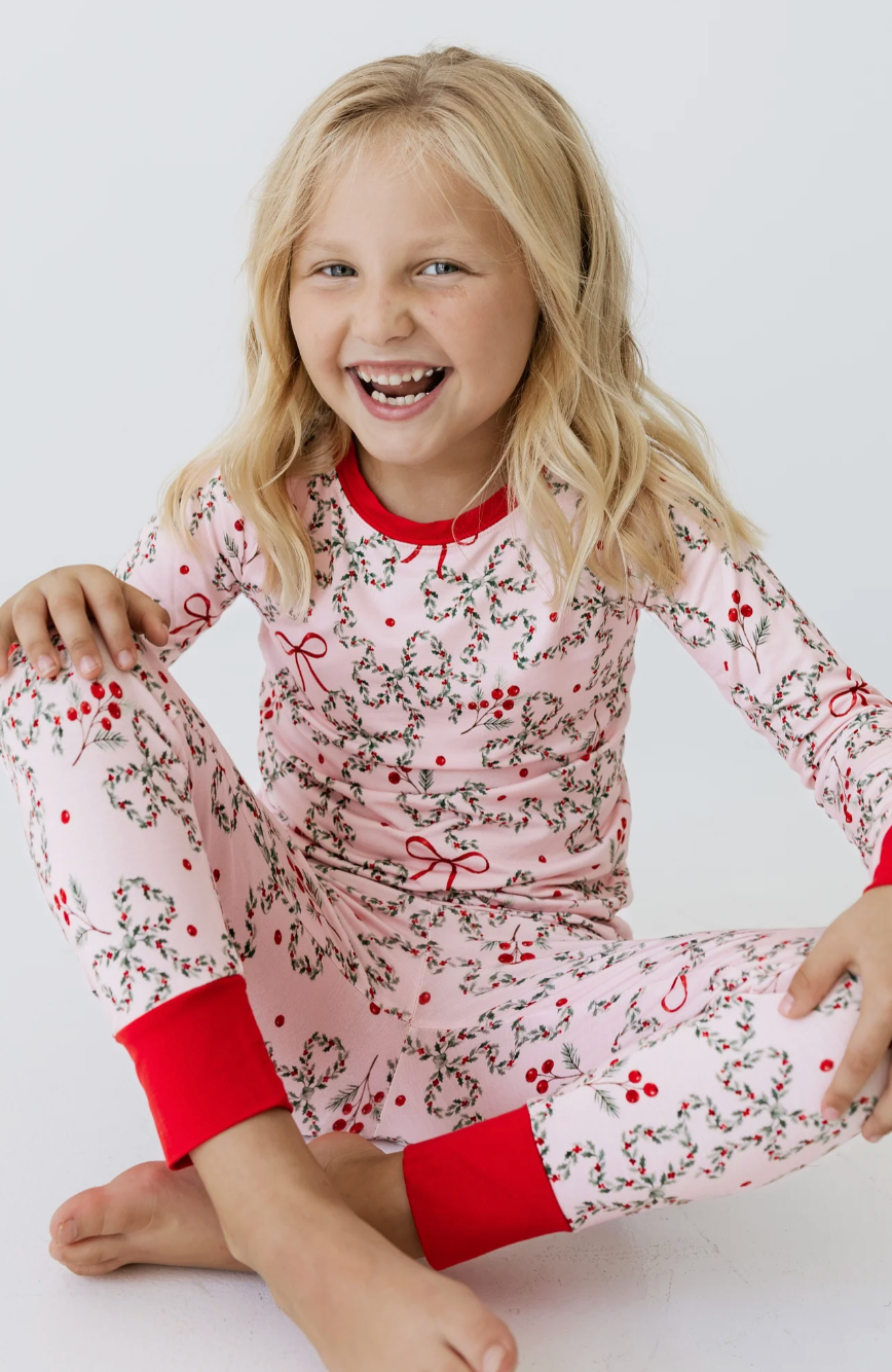 Mistletoe Bows Two Piece Set